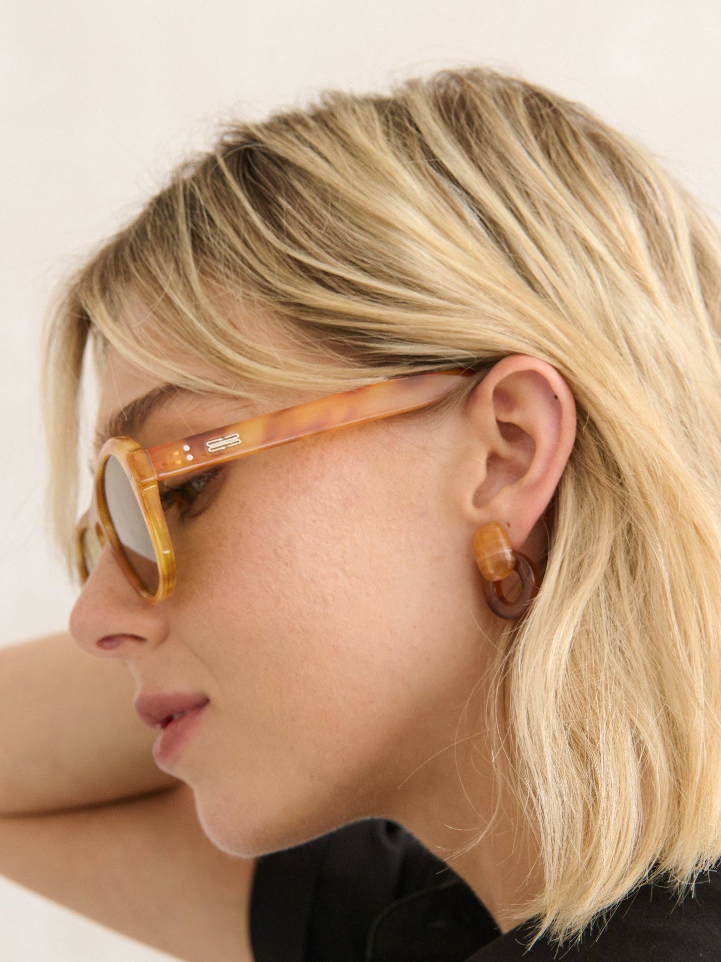 Blanc Round Frame Sunglasses in Vintage Tort