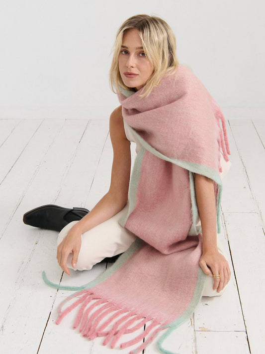 Lany Checkered Fluffy Scarf in Pink