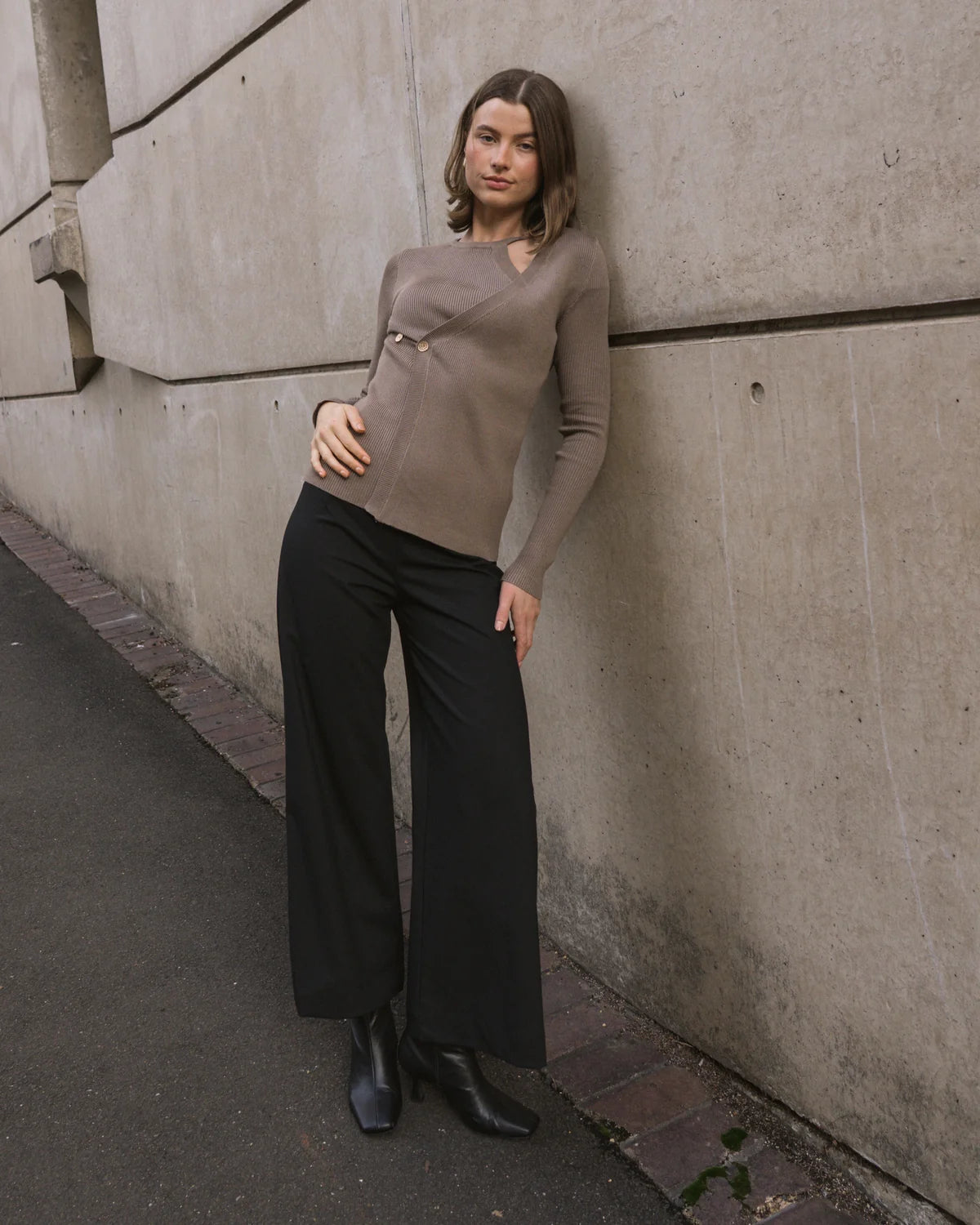 WRAP DETAIL KNIT TOP - Taupe